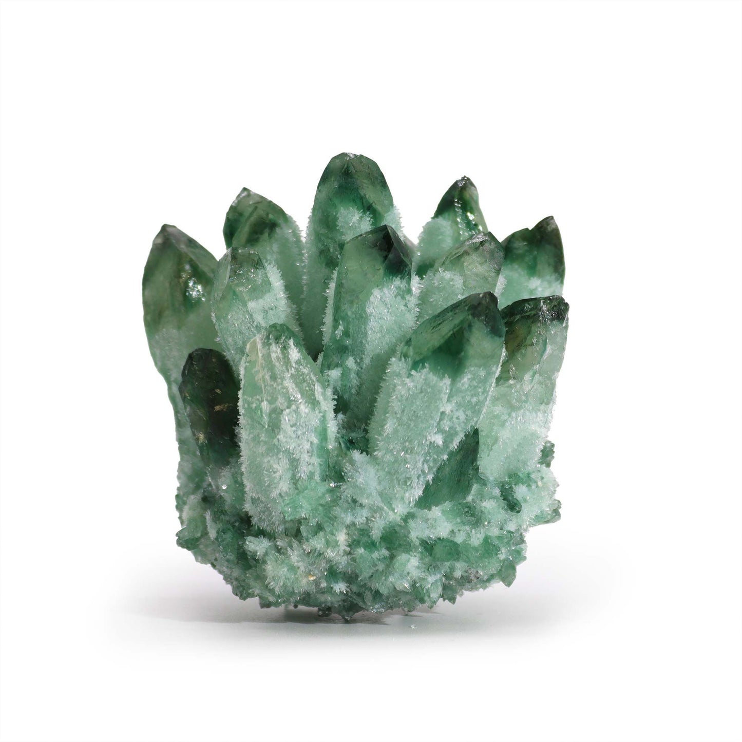 Druse de Quartz Green Ghost Naturel – 250 à 300 g (8 cm) un cristal rare aux superbes nuances vertes et aux fascinantes inclusions naturelles. Ozora