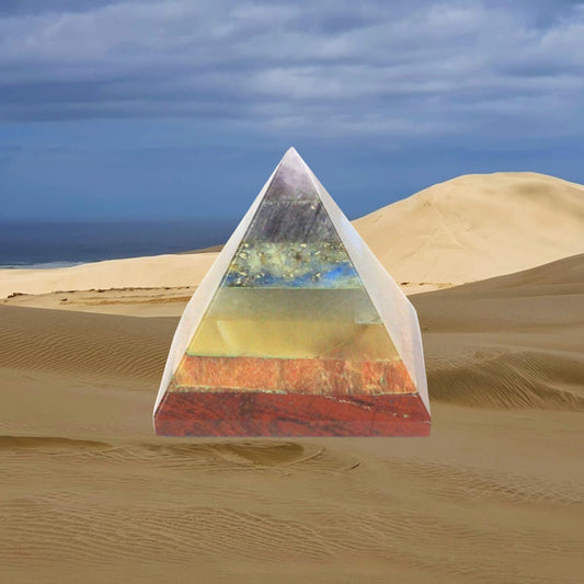 Pyramide des 7 Chakras en Pierres Naturelles – Harmonie, Équilibre & Énergie Positive Ozora