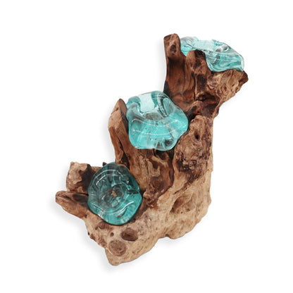 Bougeoir naturel sculpté en bois de Gamal avec 3 supports en verre fondu turquoise. Ozora