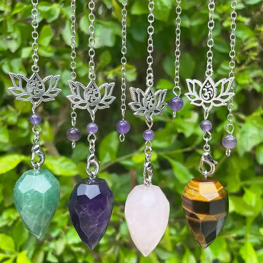 Pendule en pierre naturelle "Lotus & Om " Ozora