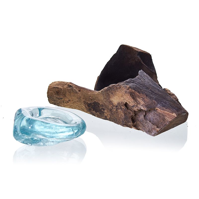 Bougeoir en verre fondu turquoise et bois de Gamal : une décoration artisanale naturelle et originale pour un intérieur chaleureux. Ozora